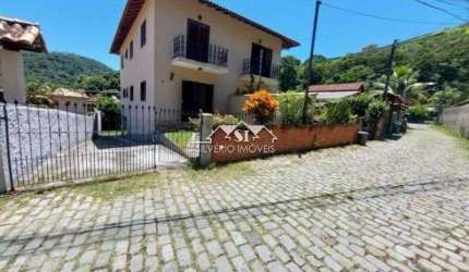 Casa- Petrópolis, Posse