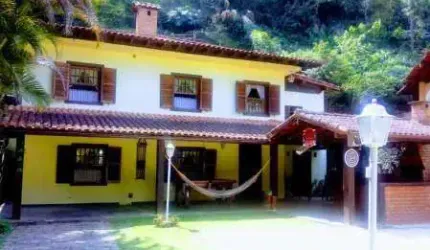 Casa- Petrópolis, Araras