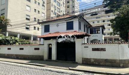 Casa- Petrópolis, Centro
