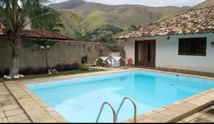 Casa- Petrópolis, Posse