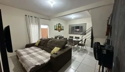 Casa com 3 quartos à venda na Edmundo de Moraes, 18, Jardim Santa Marina, Jacareí por R$ 360.000