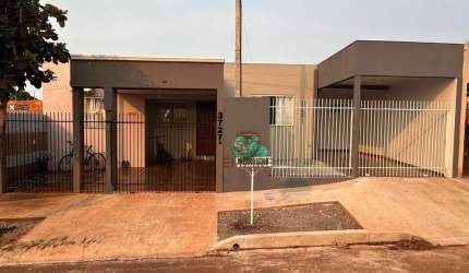 DUAS CASAS A VENDA PARA INVESTIMENTO EM PALOTINA