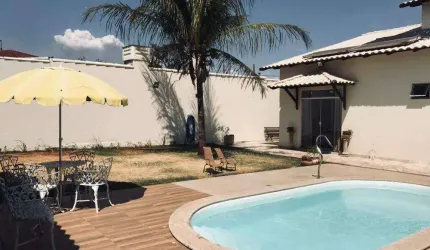 Sobrado à venda, 3 quartos, 1 suíte, 3 vagas, Presidente Roosevelt - Uberlândia/MG