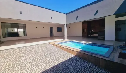Excelente casa à venda no Bairro Jardim Europa em Uberlândia