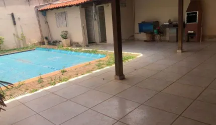 Excelente casa sobrado no Bairro Roosevelt em Uberlândia
