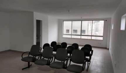 Sala comercial no Centro de São Bernardo do Campo na Avenida Brigadeiro Faria Lima, próximo ao Paço Municipal
