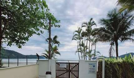 Linda casa em frente ao mar na praia da Enseada em Ubatuba SP