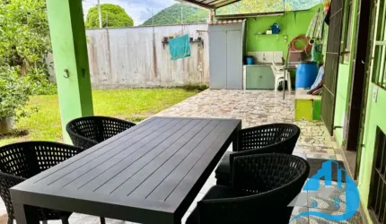 Vendo casa com 2 suítes amplo jardim gramado no Perequê Açu 4 quadras da orla Ubatuba SP
