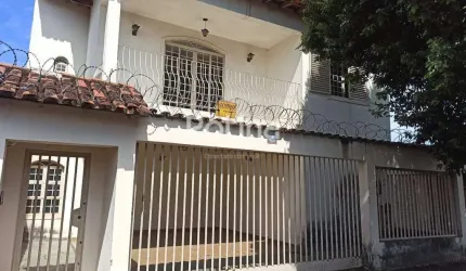 Casa para alugar, 4 quartos, Umuarama - Uberlândia/MG - Rotina Imobiliária