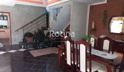 Casa para alugar, 3 quartos, Centro - Uberlândia/MG - Rotina Imobiliária