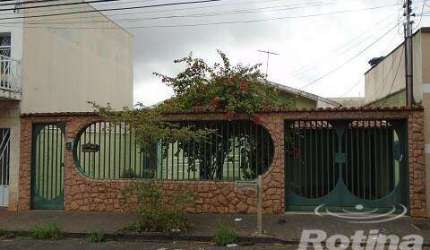 Casa para alugar, 3 quartos, Nossa Senhora Aparecida - Uberlândia/MG - Rotina Imobiliária