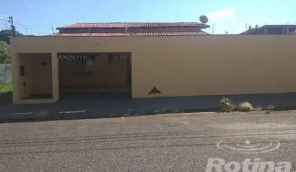 Casa para alugar, 3 quartos, Santa Mônica - Uberlândia/MG - Rotina Imobiliária