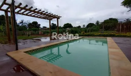 Casa para alugar, 4 quartos, Chácaras Rancho Alegre - Uberlândia/MG - Rotina Imobiliária
