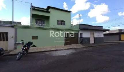 Casa para alugar, 3 quartos, Planalto - Uberlândia/MG - Rotina Imobiliária