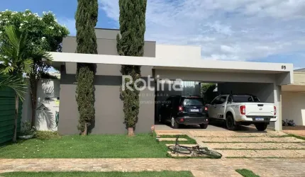 Casa Condomínio Fechado para alugar, 3 quartos, Jardim Botânico - Uberlândia/MG - Rotina Imobiliária