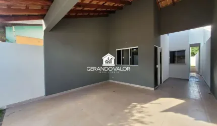1 suíte, 1 quarto,  varanda e 2 banheiros amplo quintal