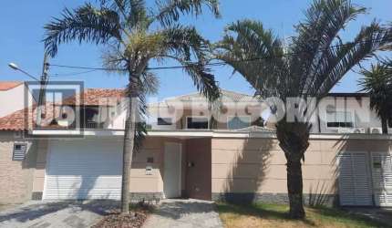 Casa em condomínio fechado com 4 quartos à venda na Rua Isaac Newton, Anil, Rio de Janeiro, 374 m2 por R$ 2.300.000