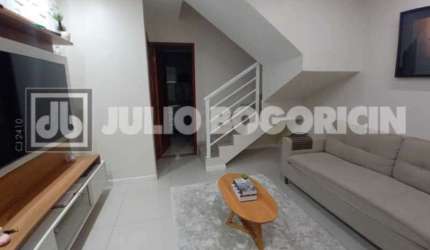 Casa com 2 quartos à venda na Rua Potirendaba, Vila Valqueire, Rio de Janeiro, 134 m2 por R$ 560.000