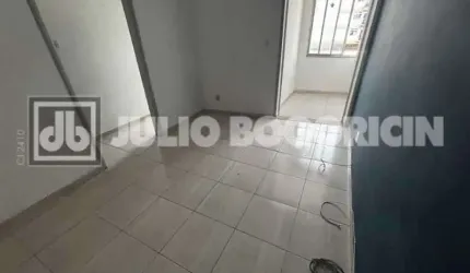 Apartamento com 2 quartos à venda na Rua Aquidabã, Méier, Rio de Janeiro, 75 m2 por R$ 200.000