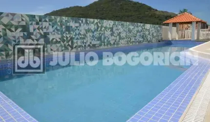 Apartamento com 2 quartos à venda na Estrada Intendente Magalhães, Madureira, Rio de Janeiro, 56 m2 por R$ 300.000