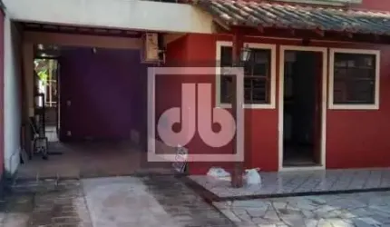 Casa com 3 quartos à venda na Rua D, Itaipu, Niterói, 138 m2 por R$ 780.000