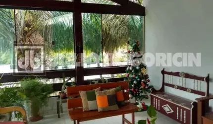 Casa com 4 quartos à venda na Avenida Litorânea, Boqueirão, Saquarema, 320 m2 por R$ 550.000