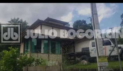Casa em condomínio fechado com 5 quartos à venda na Estrada Professor Brigido Tinoco, Vila Progresso, Niterói, 566 m2 por R$ 870.000