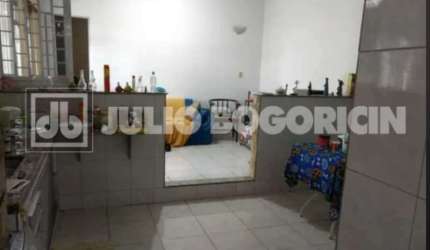 Casa com 3 quartos à venda na Rua Waldemiro dos Santos Abreu, Centro, Maricá, 100 m2 por R$ 230.000