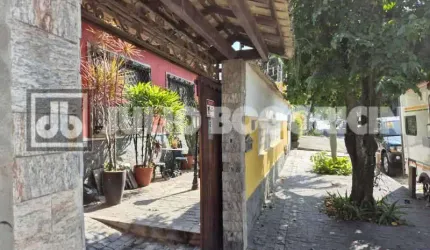 Casa com 5 quartos à venda na Rua Santo Eduardo, Piratininga, Niterói, 165 m2 por R$ 1.300.000