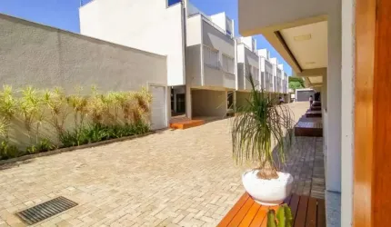 SOBRADO CONDOMINIO EVERLAST com 3 dormitorios- Pioneiros Catarinenses