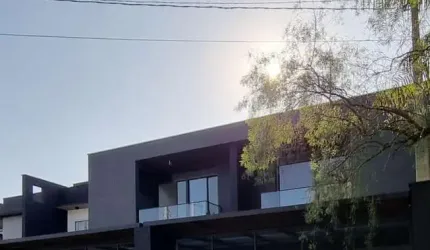 Sobrado Geminado para Venda em Joinville, Jardim Sofia, 3 dormitórios, 3 suítes, 2 banheiros, 2 vagas