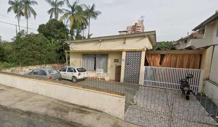 Terreno para Venda em Joinville, América, 3 dormitórios, 2 banheiros, 2 vagas