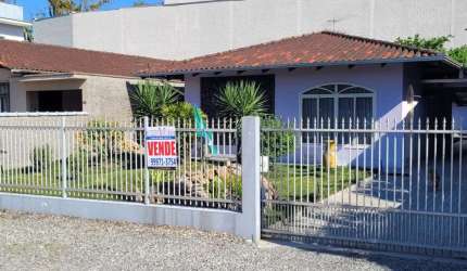 Casa para Venda em Joinville, Floresta, 2 dormitórios, 2 banheiros, 2 vagas