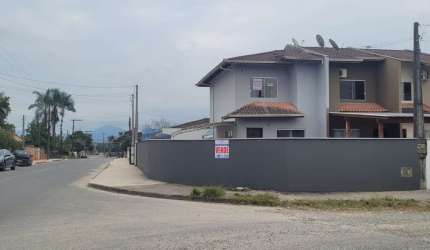 Sobrado Geminado para Venda em Joinville, Morro do Meio, 2 dormitórios, 1 banheiro, 1 vaga