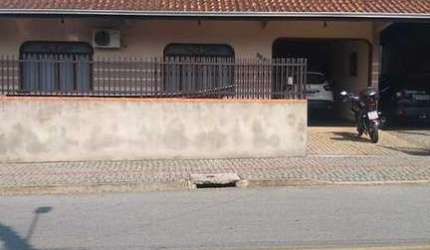 Casa para Venda em Joinville, Iririú, 3 dormitórios, 1 suíte, 1 banheiro, 2 vagas