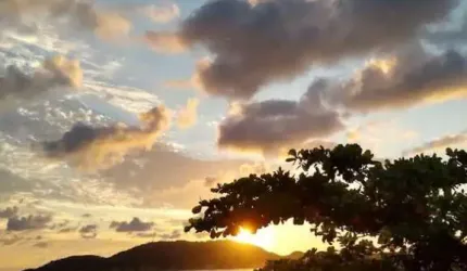 Casa para Venda em São Francisco do Sul, Ubatuba, 3 dormitórios, 1 suíte, 3 banheiros, 2 vagas