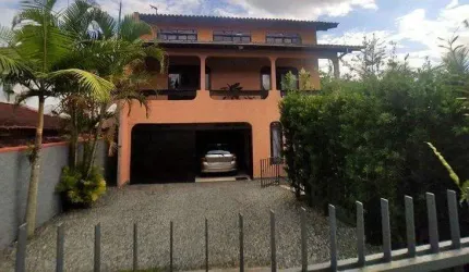 Casa para Venda em Joinville, Floresta, 4 dormitórios, 2 banheiros, 2 vagas