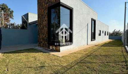 Casa de esquina a venda em Uvaranas