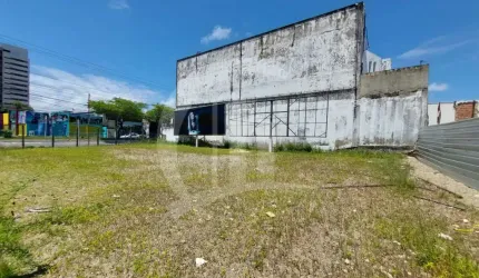 Terreno em excelente localização com espaço amplo na Av. Francisco Porto.