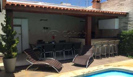 Vendo Belíssima Casa com 2 pavimentos e Piscina na Coroa do Meio