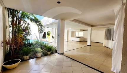 CASA A VENDA EM EXCELENTE LOCALIZAÇÃO NA COROA DO MEIO COM VISTA PARA O MAR E RIO