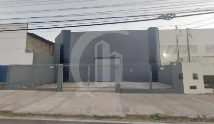 Galpão comercial para locação localizado no bairro Inácio Barbosa.