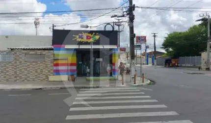 Casa à Venda no Bairro Bugio, ideal para Moradia e Comércio!