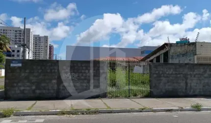 AMPLO TERRENO À VENDA NA ATALAIA COM LOCALIZAÇÃO PRIVILEGIADA