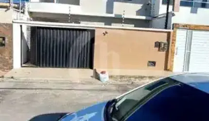 Casa à Venda no bairro Aeroporto