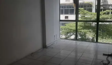Sala comercial à venda na da França, --, Comércio, Salvador por R$ 130.000