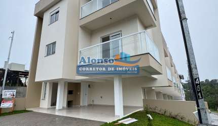 Sobrado triplex de esquina no Bela Vista