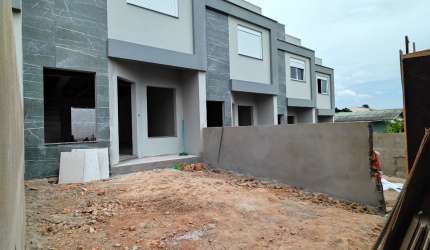 Amplo Sobrado novo individual com 03 quartos