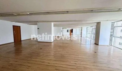 Loja para Alugar no Centro com 802 m² de Área Para Comércio e Negócios