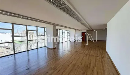 Loja para Alugar no Centro com 700 m² de Área em Localização Estratégica